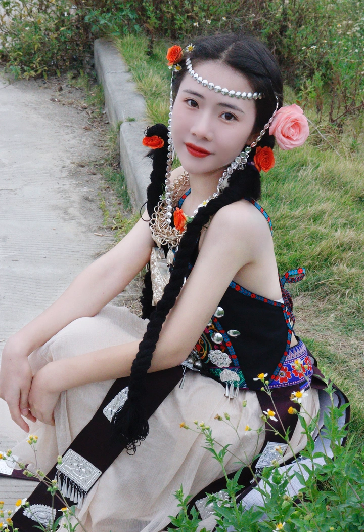 苗疆少女哈尼装