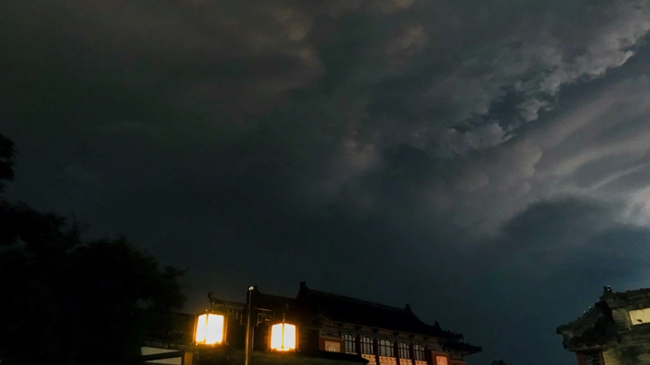 北京2021.08.09雨天闪电