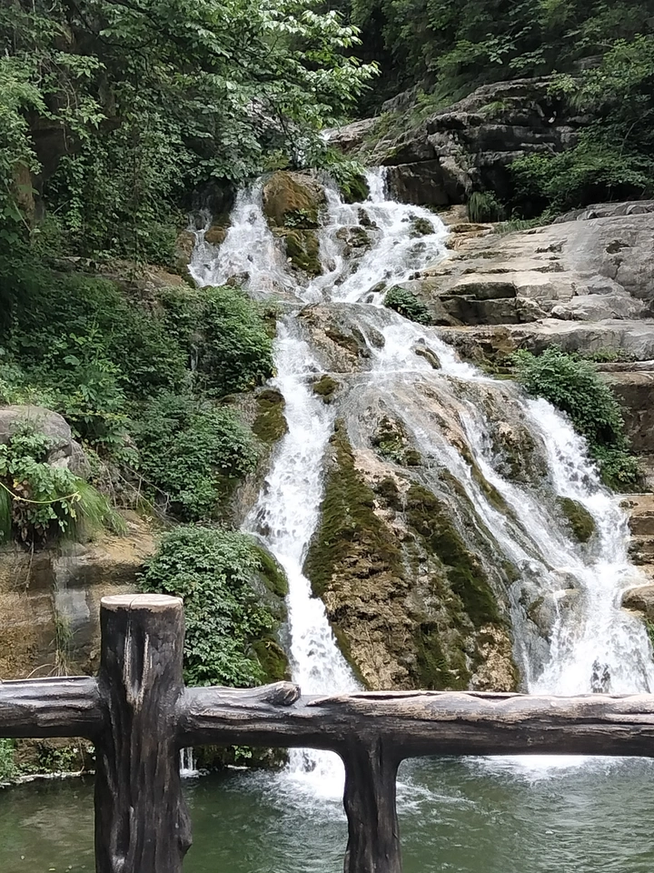 戏水