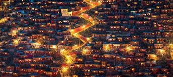 夜晚的城市 房屋灯火通明