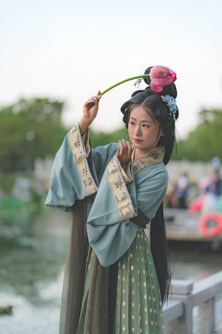 浣女拾荷