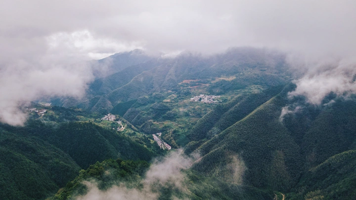 远山和梯田