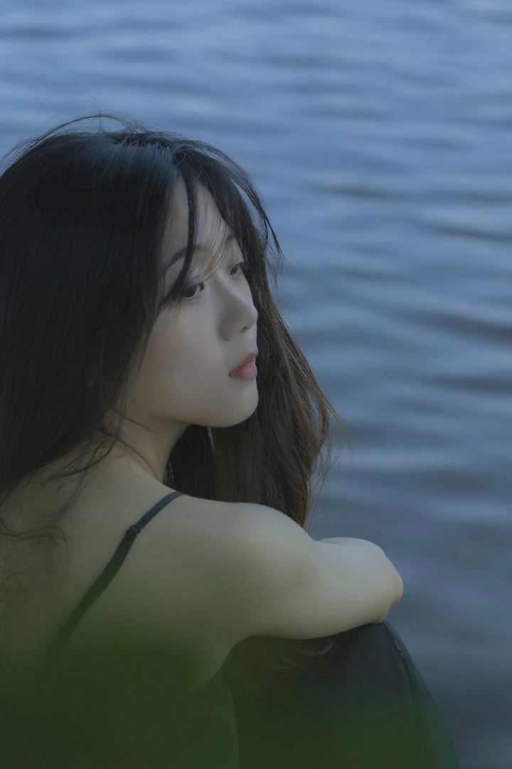 河边少女｜情绪人像