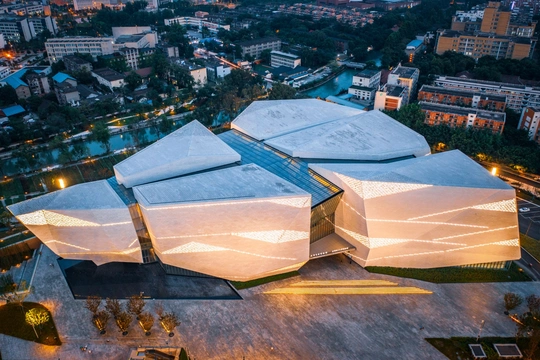 墨西哥城当代艺术博物馆的夜景 aerial view of the museum of contem