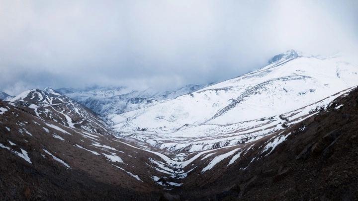 东川雪山