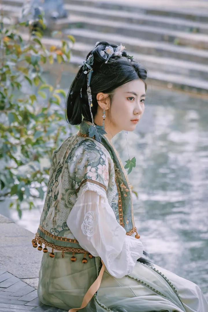 出门旅游想拍人没模特咋办？蹭啊