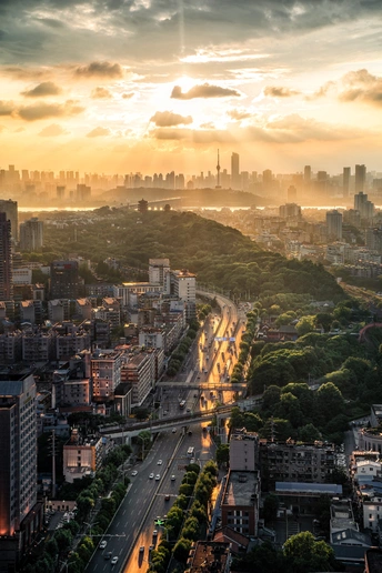 夕阳下的城市景象