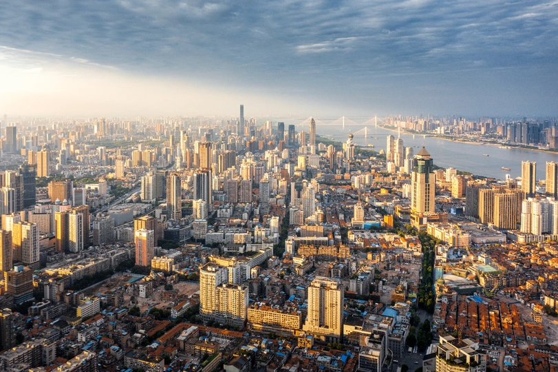 大型城市的风景 有许多摩天大楼。