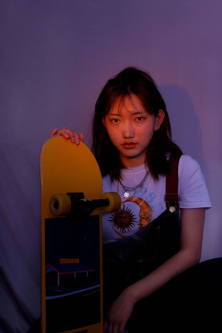 滑板女孩
