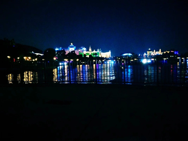 对岸