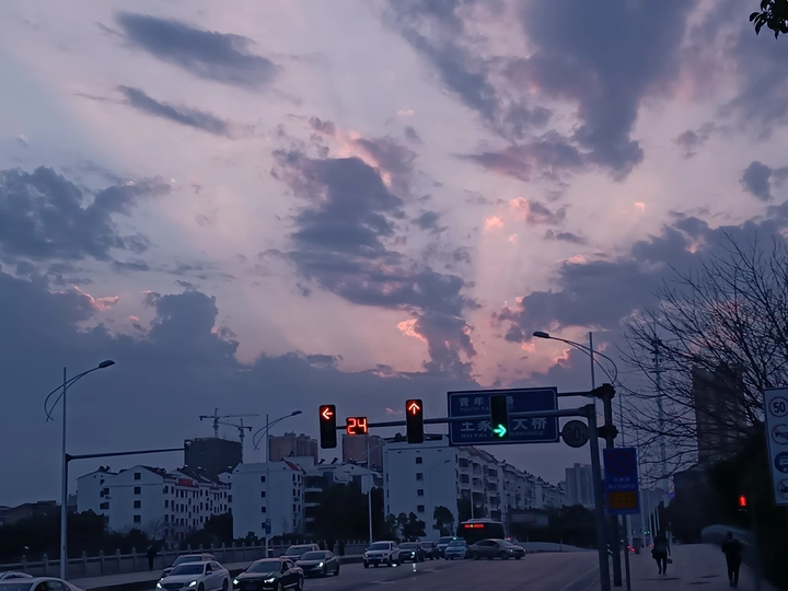 荒诞.浪漫