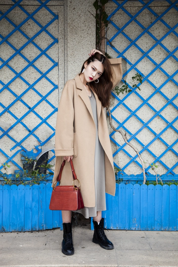 美女，你想什么呢？