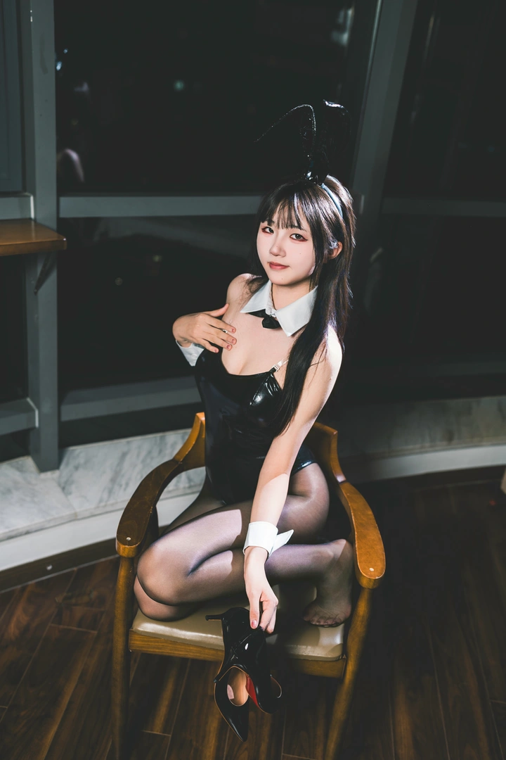 击中心巴的兔女郎