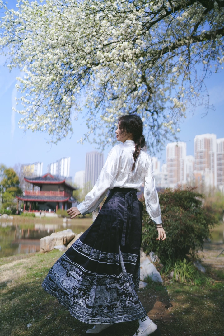 梨花，樱花，桃花