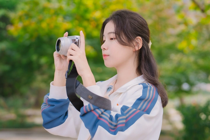 秋日少女图