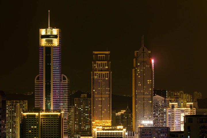 金色罗湖夜景