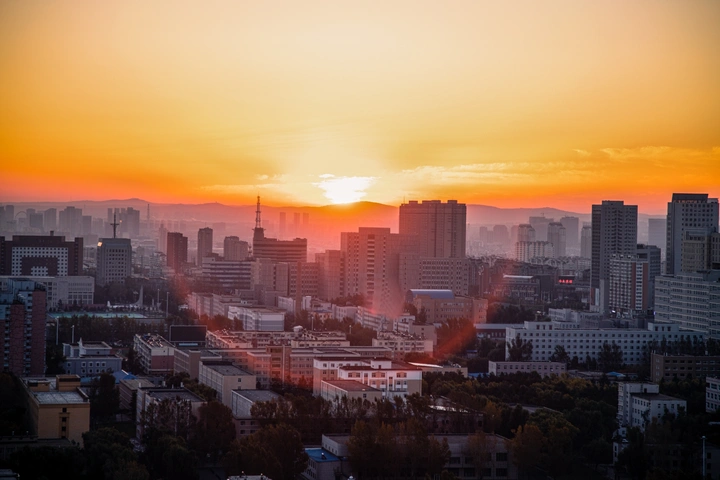 城市日出