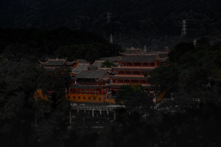 深林隐寺