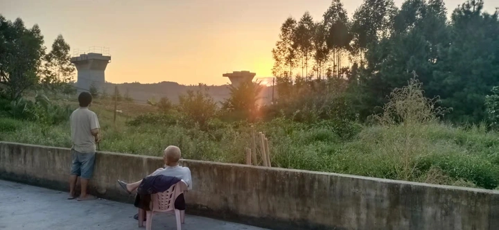 夕阳 . 落