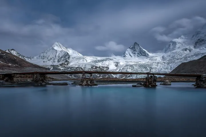 萨普神山内湖
