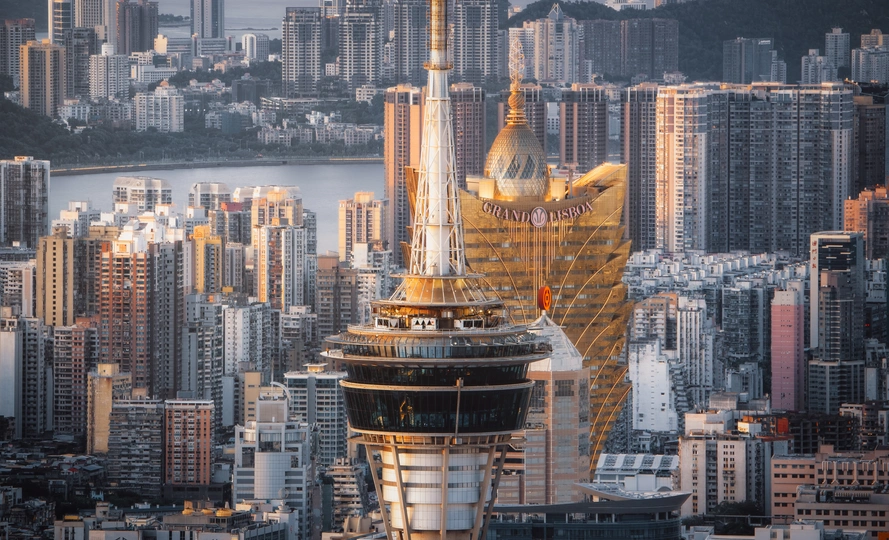 空中楼阁和高层建筑组成的大城市