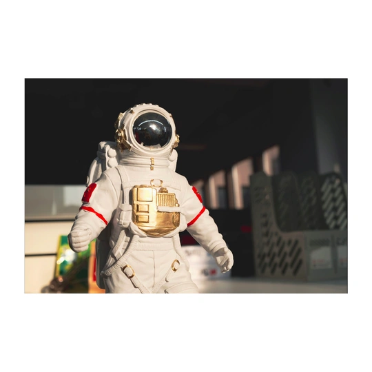 展出的是一名宇航员的蜡像。