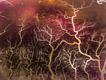 天空中的闪电画