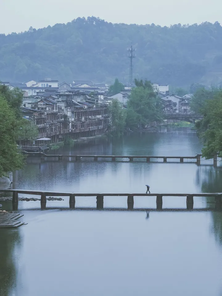 烟雨夹关