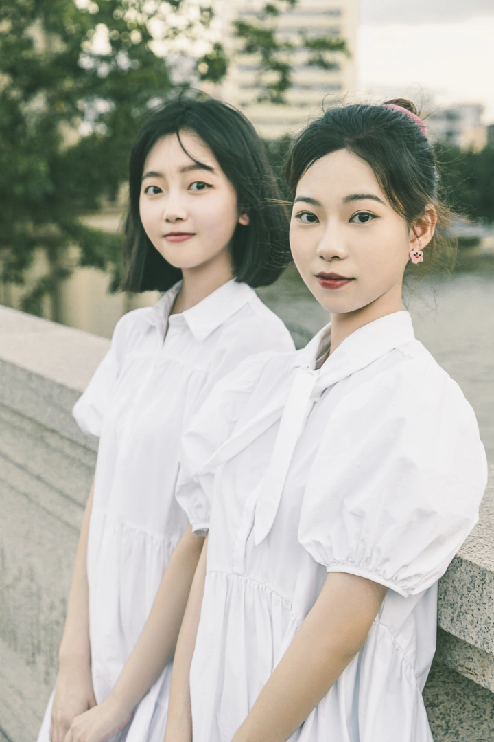青春的白月光必定是少女的小白裙