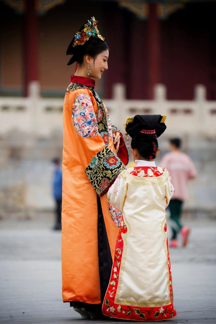 《孩子说妈妈漂亮，妈妈说咱俩都漂亮》