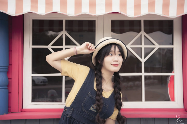 夏日海边少女