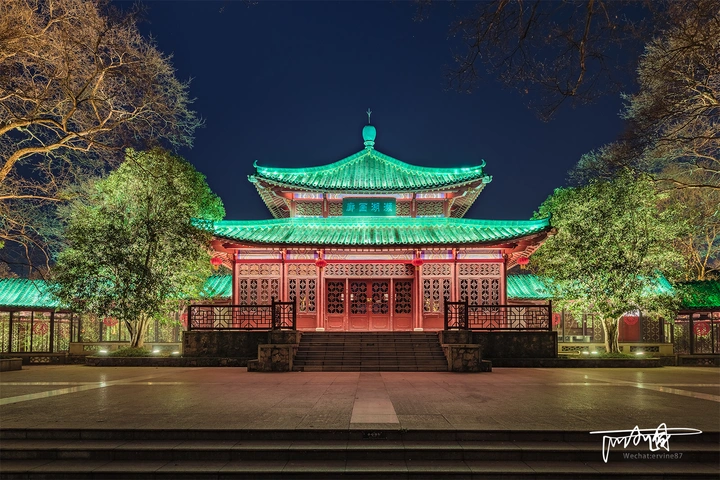 湖滨夜色