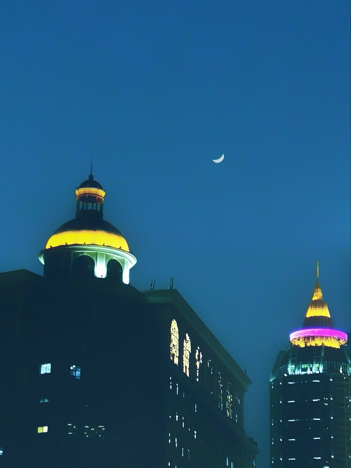 今夜新月如钩
