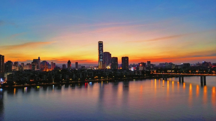 璀璨的柳江