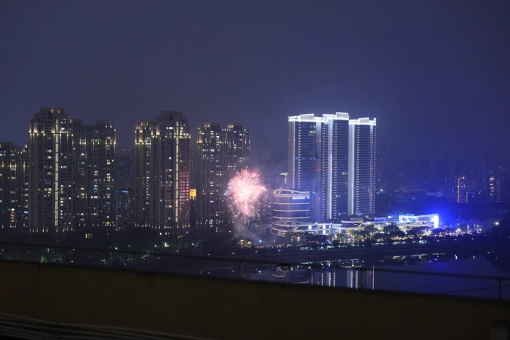 繁华彼岸