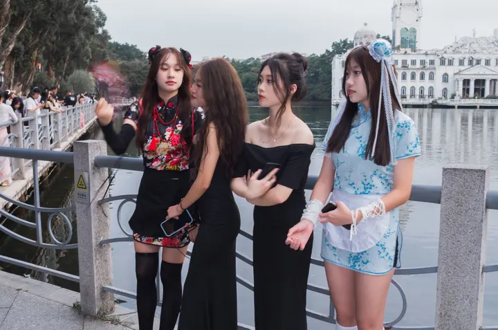 第一视角街拍春丽 | 中华娘