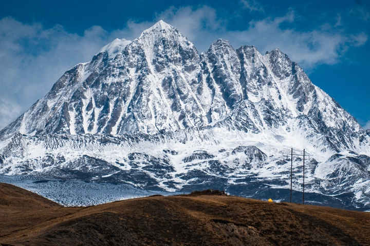 雅拉雪山