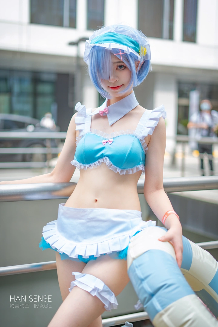 蕾姆泳装