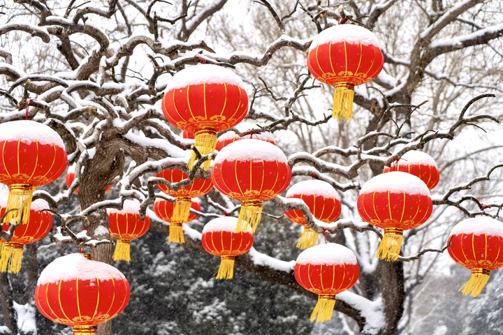 他朝若是同淋雪，此生也算共白头