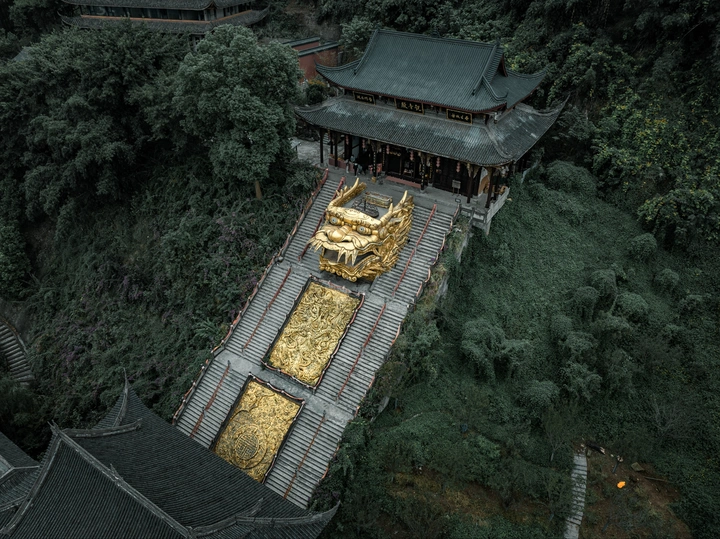 金龙衔珠