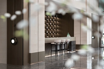 现代餐厅的大厅 配有桌椅