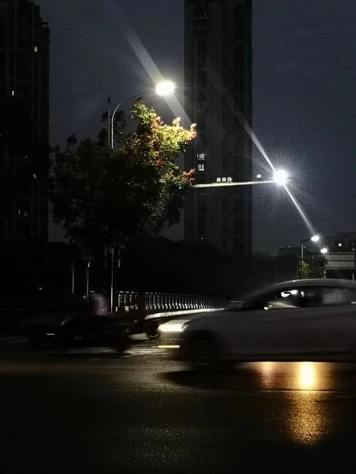 《生活》