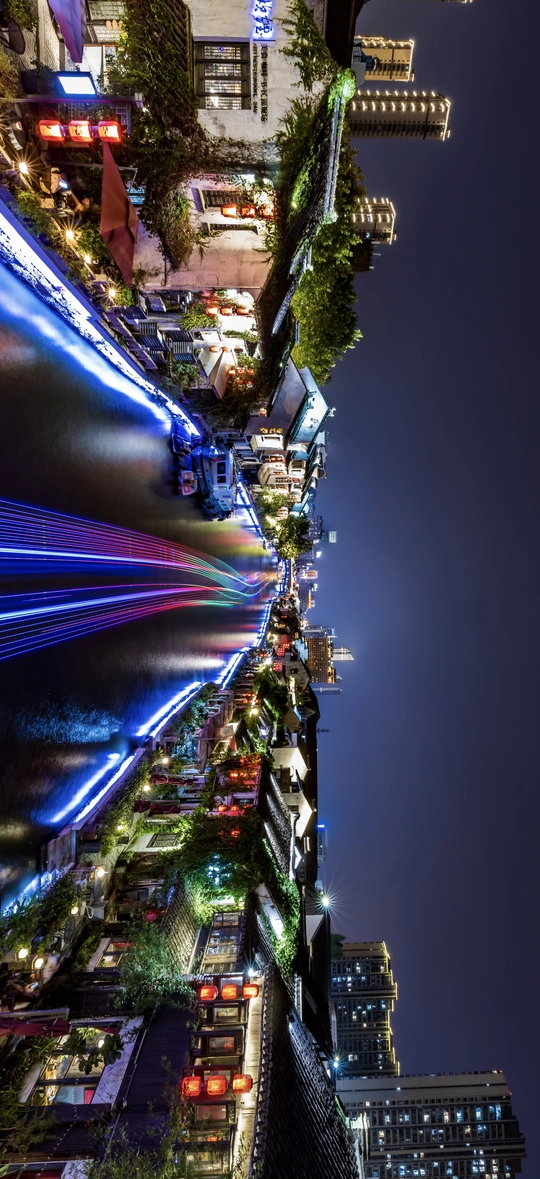 夜晚的城市街道 高楼大厦