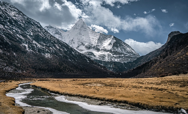 央迈勇雪山