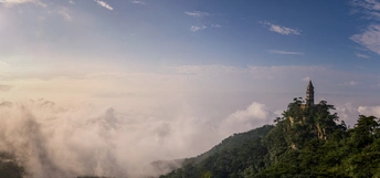 盘山挂月峰云海