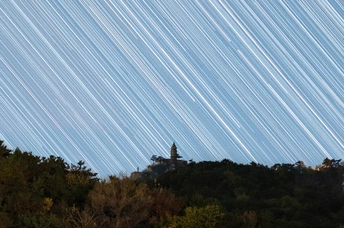 盘山挂月峰舍利塔星轨