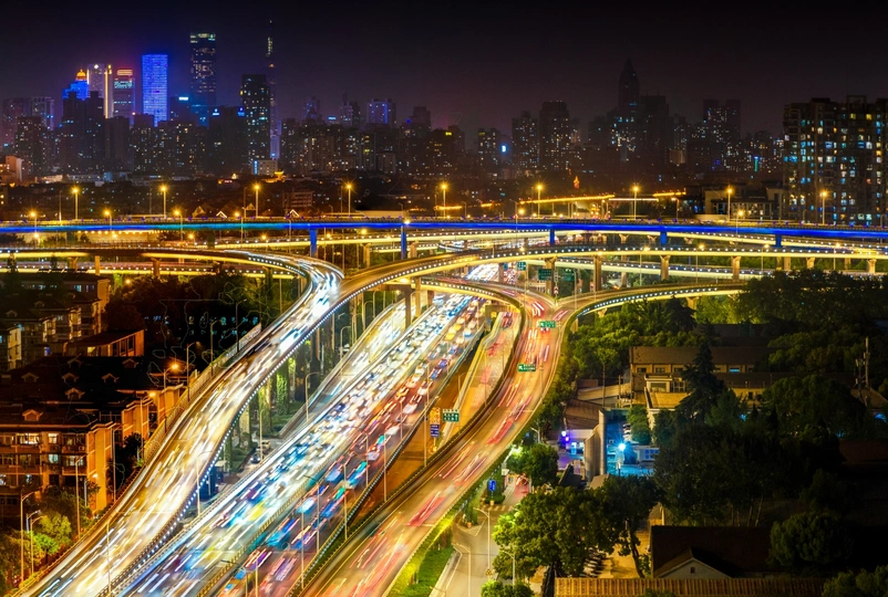 城市夜景的长曝光照片