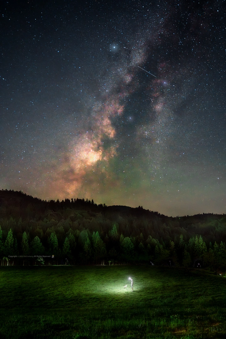 星空下的我