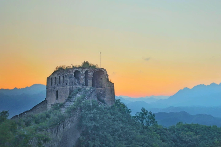 彩霞长城