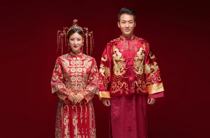 室内中式婚纱照